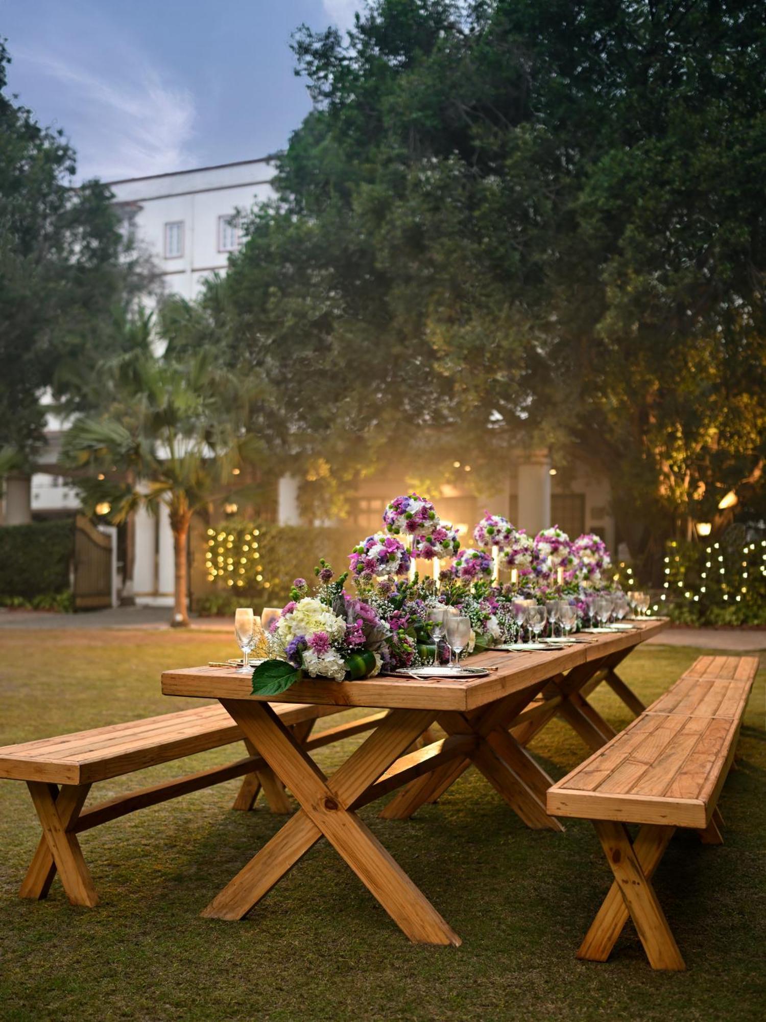 Hotel Ambassador, New Delhi - Ihcl Seleqtions Exterior foto The lawns at the Taj Bengal