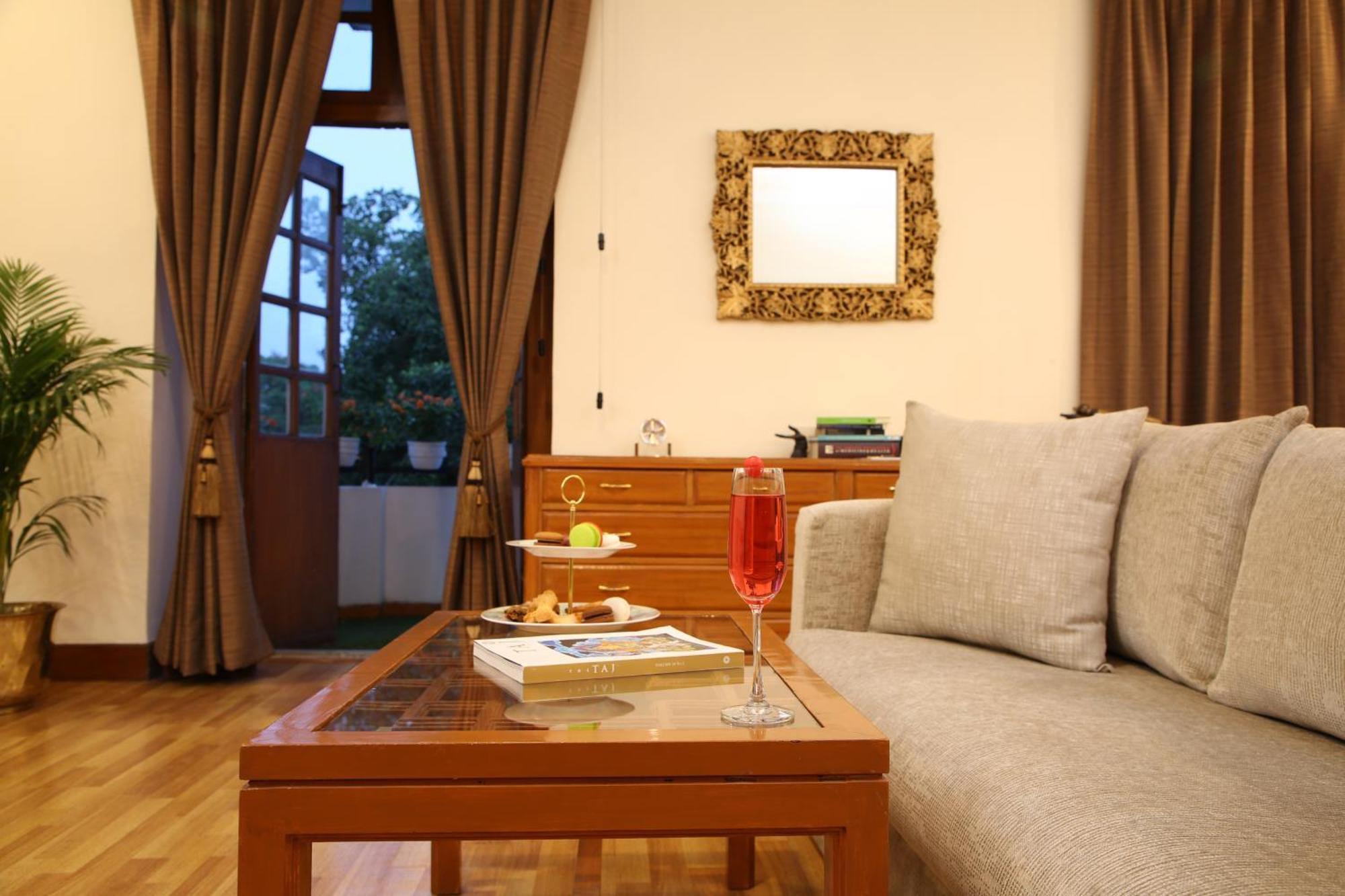 Hotel Ambassador, New Delhi - Ihcl Seleqtions Exterior foto A living room